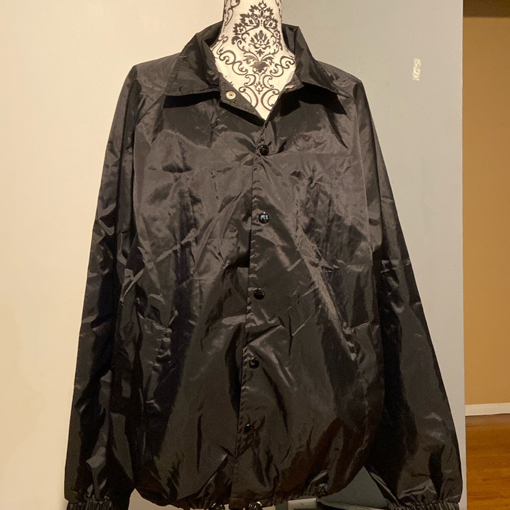 Athletech black Windbreaker w/Drawstring Size Medium